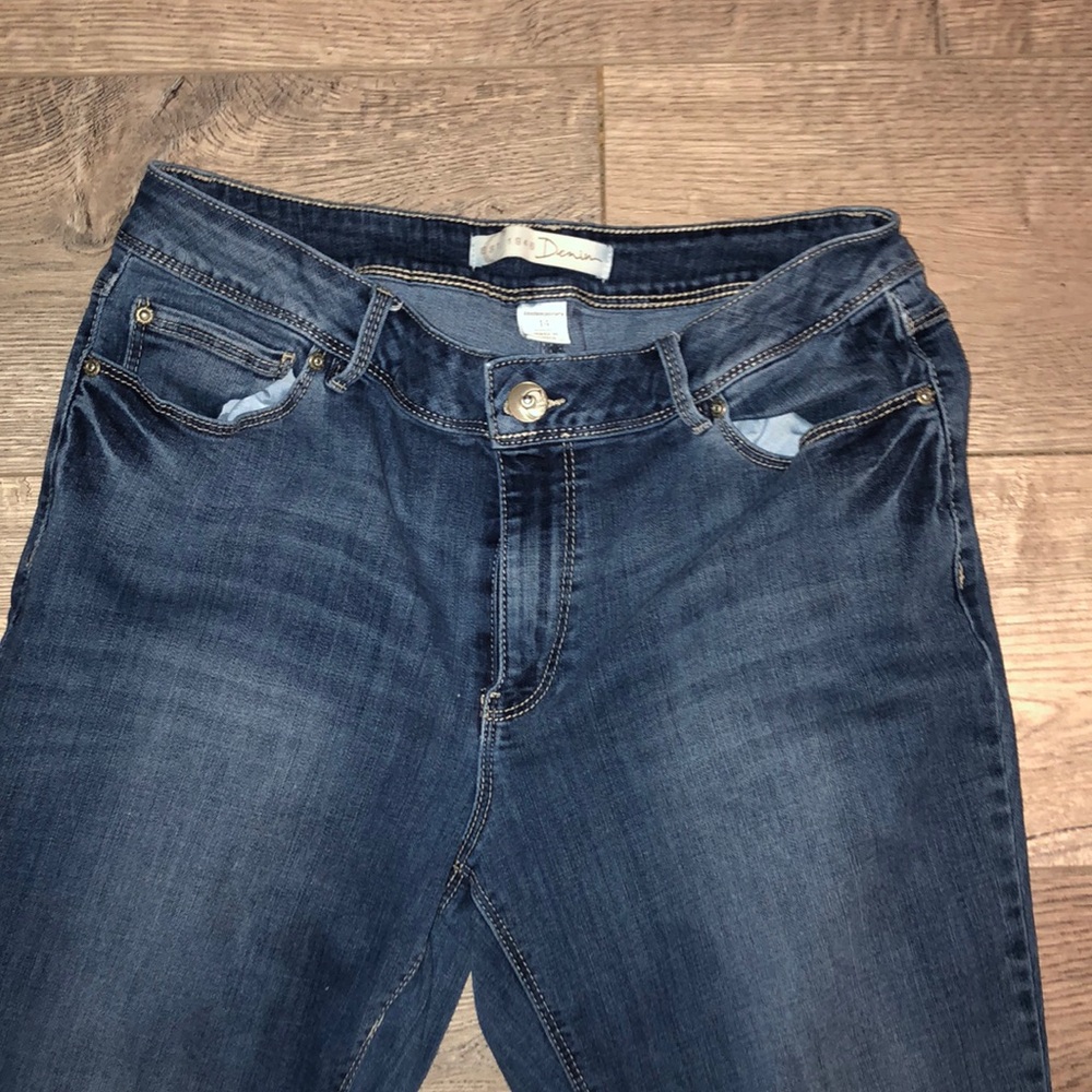 Jeans - Picture 2 of 3